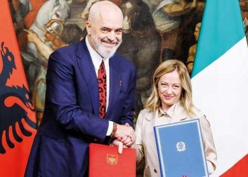 İtalya, sığınmacıları Arnavutluk’a yollayacak