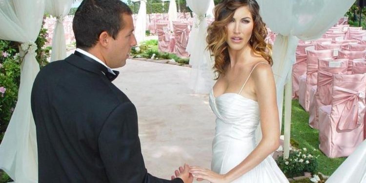 Kızlarım beni kamera karşısında o halde görmekten nefret ediyor… Lakin karım için sorun değil: Bırakın babanız öpüşsün!