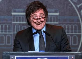 Merkez Bankası’nı kapatma ve dolarizasyon kelamı veren çok sağcı Javier Milei Cumhurbaşkanı seçildi