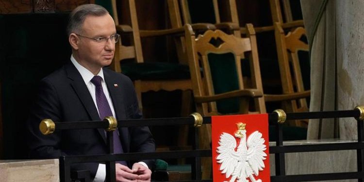 Morawiecki hükümeti kurma misyonunu aldı