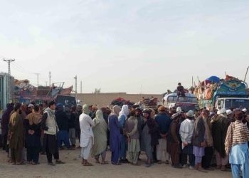 Müddet sona erdi, Pakistan’daki binlerce Afgan mülteci ülkesine dönüyor