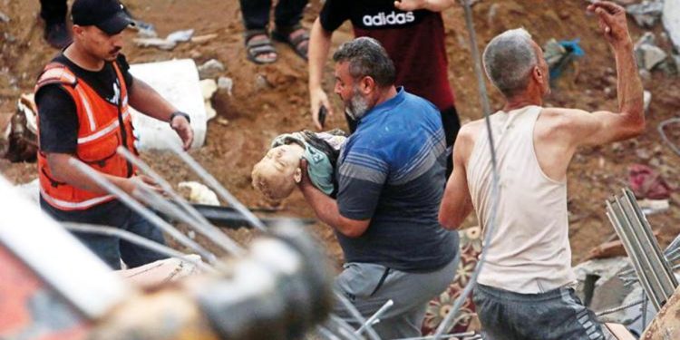 Mülteci kampını da vurdular