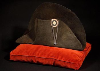 Napolyon’un şapkası 1,9 milyon euroya alıcı buldu! Alan kişi bilinmiyor