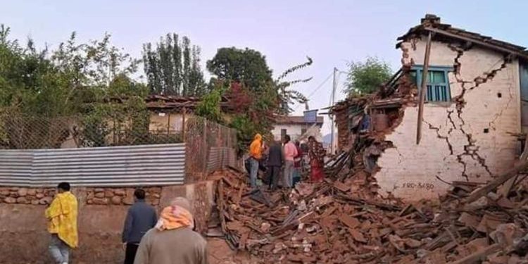 Nepal’de 6.4 büyüklüğünde zelzele: Çok sayıda can kaybı