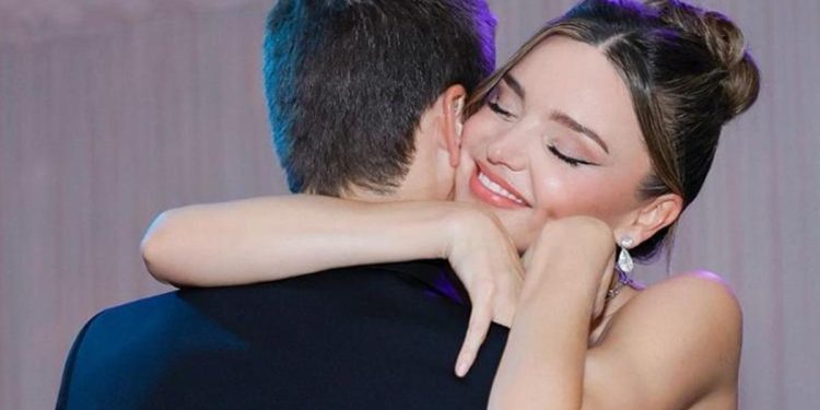 O gece ‘Merhaba’ derken tuttuğu o eli bir daha asla bırakmadı: Altı yıla üç çocuk sığdırdılar