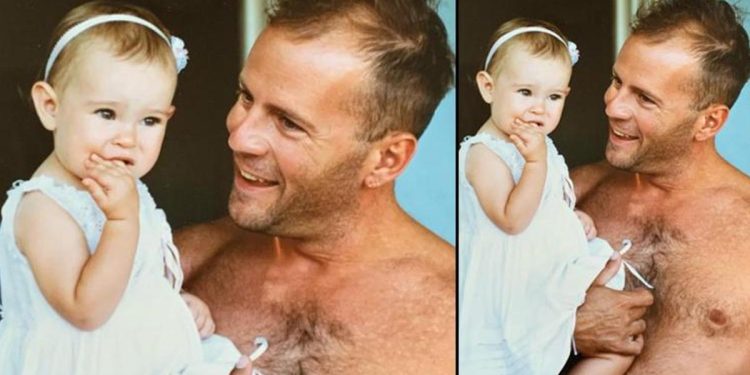 Ona her baktıklarında kızlarının içi yanıyor…  Ben bugün babamı sahiden özledim… O denli bir hastalık ki acısı hiç geçmiyor