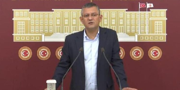 Özgür Özel kimdir, kaç yaşında, nereli? CHP Yeni Genel Lideri Özgür Özel’in biyografisi ve hayatı!