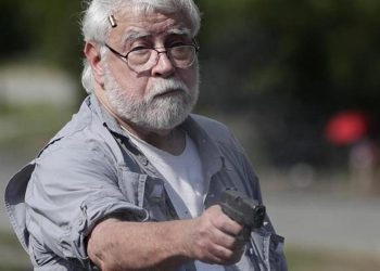 Panama’da endişe dolu anlar! Yolu kapatan aktivistlere kızdı, 2 kişiyi vurdu