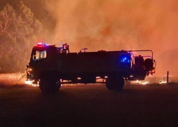 Perth yangınında 8 mesken daha kül oldu