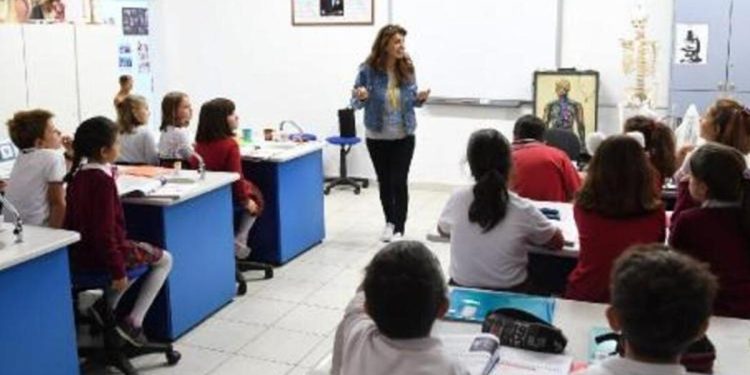 Resmi Gazete’de yayımlanarak yürürlüğe girdi: Fiyatlı öğretmenlere ‘yüzde 25 zam’ kararı