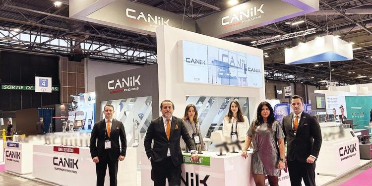 Savunma endüstrisinden Paris’te gövde gösterisi