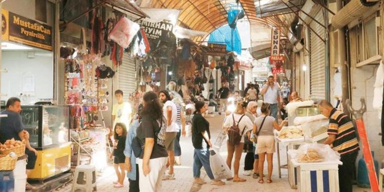 ‘Sosyal hayatta hâlâ eksiğiz’… Zelzele bölgesinde günlük hayatın sakinliği geri dönüşleri etkiliyor