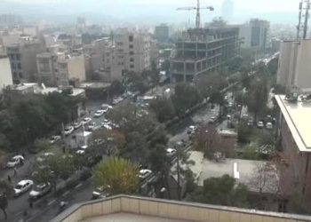 Tahran’da eğitime  1 gün orta verildi