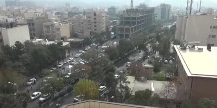 Tahran’da eğitime  1 gün orta verildi