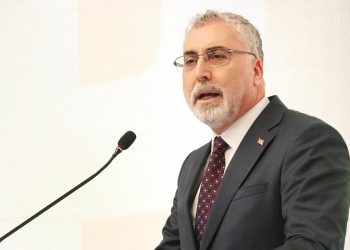 ‘Temel prensip çalışanı enflasyona ezdirmemek’