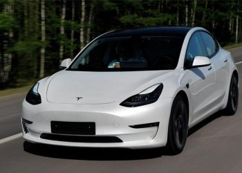 Tesla 760 bin liraya araba satacak
