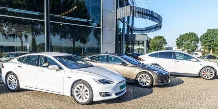 Tesla’nın araç satışları düştü