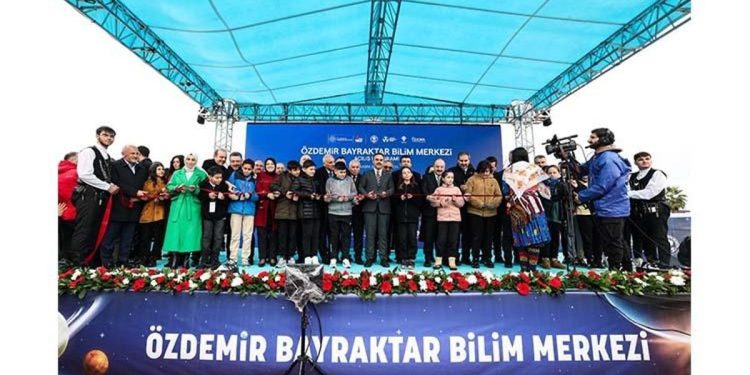 Trabzon Özdemir Bayraktar Bilim Merkezi açıldı