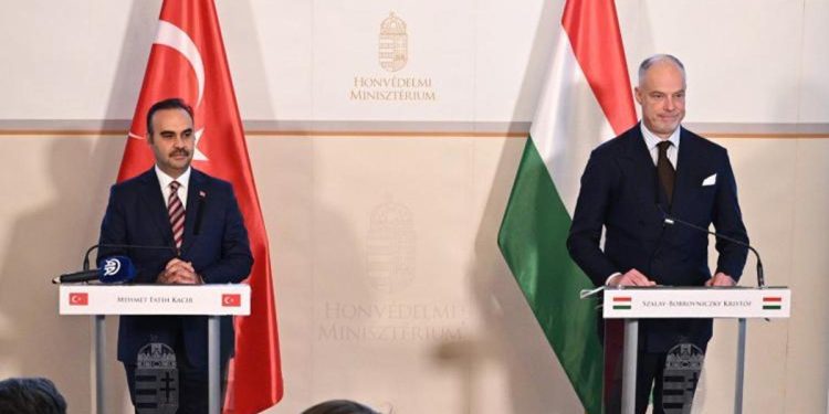 Türkiye’den Macaristan’a savunma sanayi çıkarması