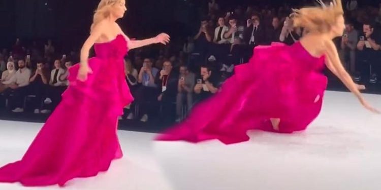 Ünlü model Sema Şimşek’in sıkıntı anları.. Bir anda yere kapaklandı!