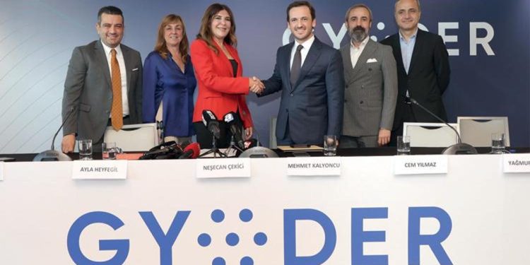 Yapı sanayisinde birinci bayan lider misyona başladı: Gayrimenkulde bayrak değişimi