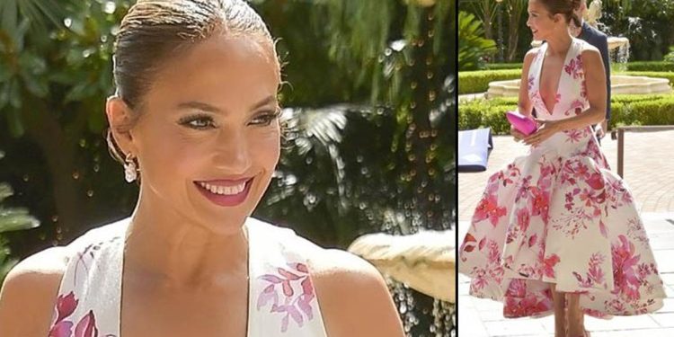 Yıllar sonra kavuştuğu kocasını beğeniyle süzen hayranlarına çıkıştı: Geri çekilin… Ondan uzak durun!