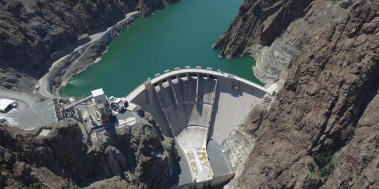 Yusufeli’nde elektrik üretimi başladı