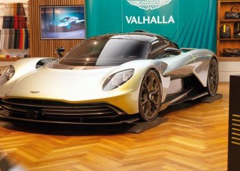 120 milyon TL’lik Aston Martin’e 4 Türk talip