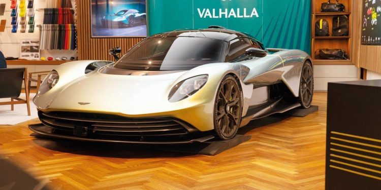 120 milyon TL’lik Aston Martin’e 4 Türk talip
