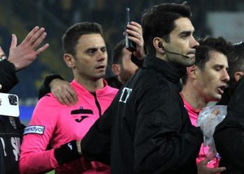 4 büyükler paylarına ‘yumruk’ tesiri