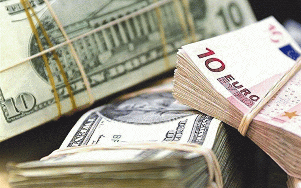 Döviz mevduatları 1 milyar dolar arttı