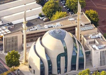 Alman partisinden İslam’da U dönüşü