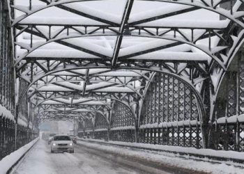 Almanya’da ağır kar yağışı