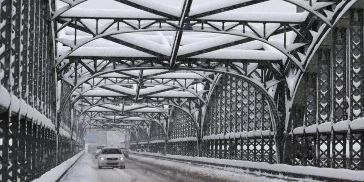 Almanya’da ağır kar yağışı