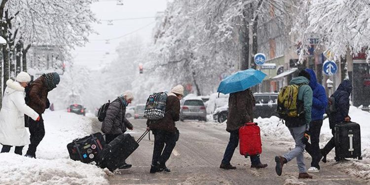 Almanya’da tesirli olan şiddetli kar yağışı nedeniyle Münih’te 760 uçuş iptal edildi