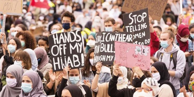 Avrupa Adalet Divanı’ndan skandal başörtüsü kararı