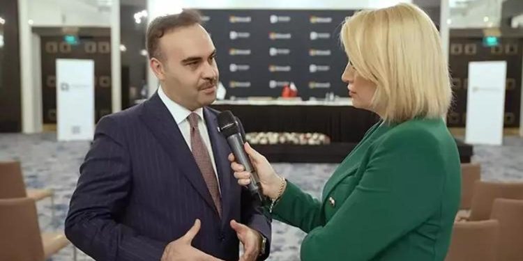 Bakan Kacır: Çip ve bulut teknolojileri alanında iki değerli mutabakata imza atıldı