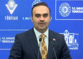 Bakan Kacır: Terör koridoru haritalarını yırtıp atıyoruz