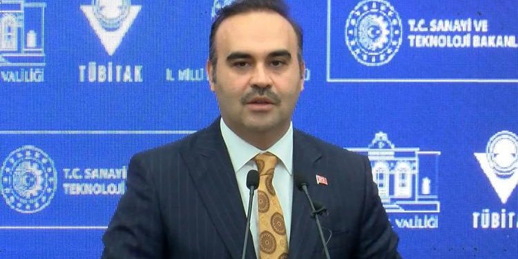 Bakan Kacır: Terör koridoru haritalarını yırtıp atıyoruz