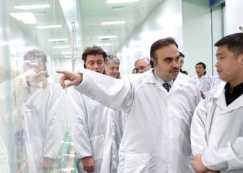 Bakan Kacır’dan Farasis’e ziyaret