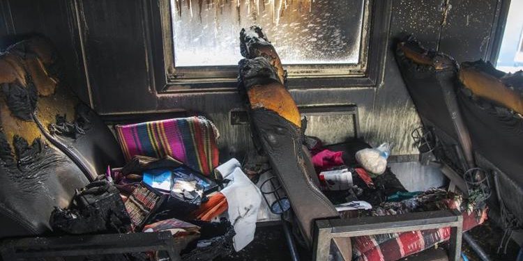 Bangladeş şokta! Tren vagonlarını ateşe verdiler: 4 meyyit