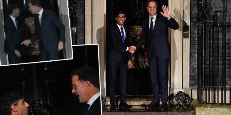 Başbakanların kapıda kaldığı an! Sunak ve Rutte toplumsal medyanın lisanına düştü