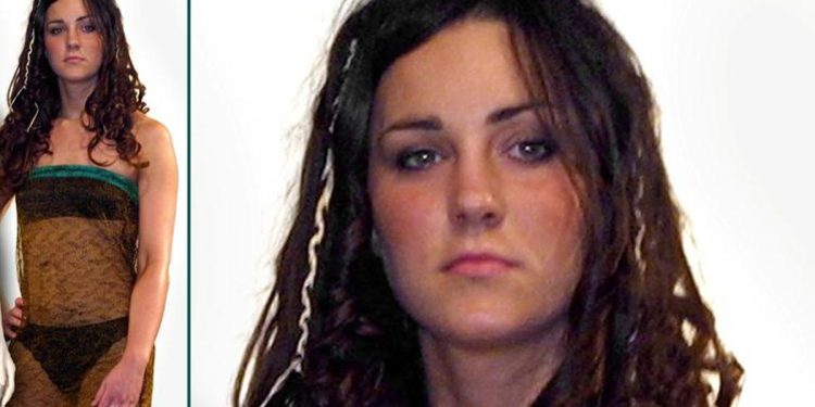 Bu elbiseyi giymeseydi aşk da olmayacaktı… İşte o an onu arkadaş değil gerçek bir bayan üzere görmeye başladı