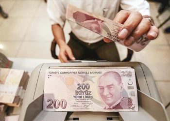 Çalışan emekliye 5 bin TL ikramiye Meclis’ten geçti