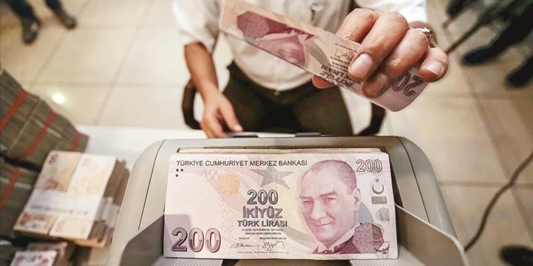 Çalışan emekliye 5 bin TL ikramiye Meclis’ten geçti