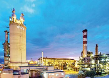 Dört koldan gübre yatırımına devam