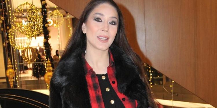 Ece Gürsel: Modellik her vakit iş yapar