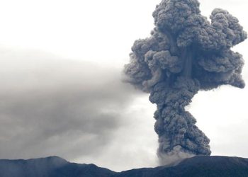 Endonezya’da yanardağ patladı: 11 dağcıdan acı haber geldi