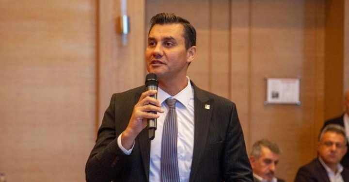 Ferdi Zeyrek kimdir, nereli, kaç yaşında? CHP Manisa Büyükşehir Belediye Lider Adayı Ferdi Zeyrek biyografi bilgileri