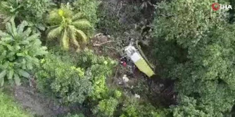 Filipinlerde feci kaza: 17 meyyit, 11 yaralı